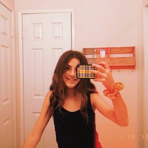 Meet your Posher, Alyssa